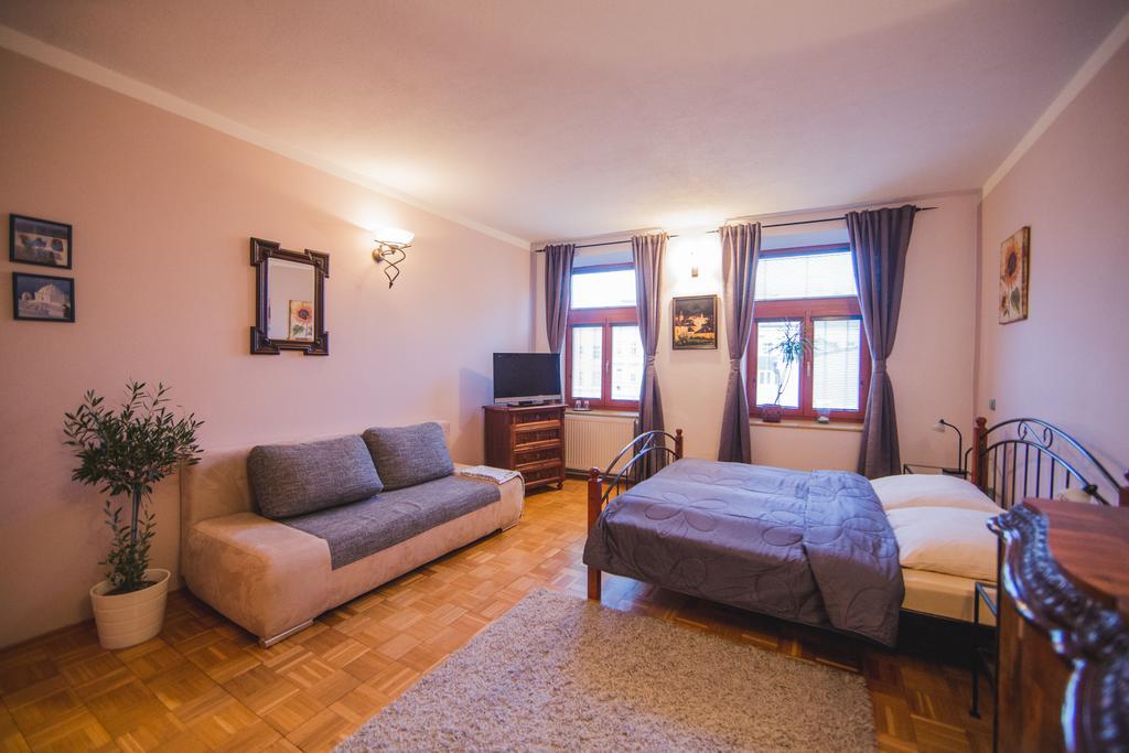 Penzion U Papousku Jindřichův Hradec Exterior foto
